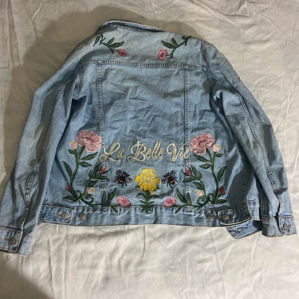 H&M EMBROIDERED DENIM JACKET